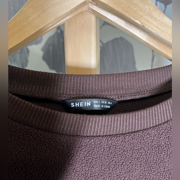 Shein Crewneck - Picture 2 of 4